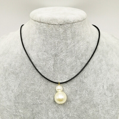 

Simple e-commerce cross-border jewelry new gourd-shaped imitation pearl handmade necklace winter cute sweater chain