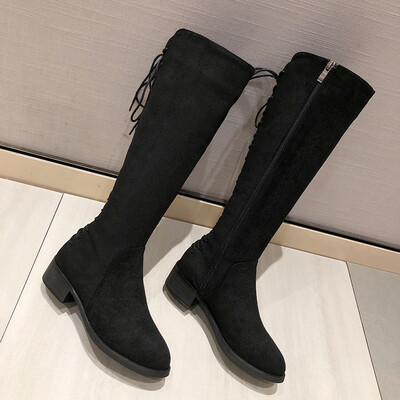 

A woman with long boots but no knees in autumn&winter A woman with long barrels&thin boots in high-heeled Knightsboots