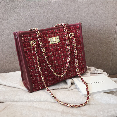 

Autumn&winter shoulder bag female 2019 new shoulder slung Korean version of the tide wild fashion chain lock woolen small square bag