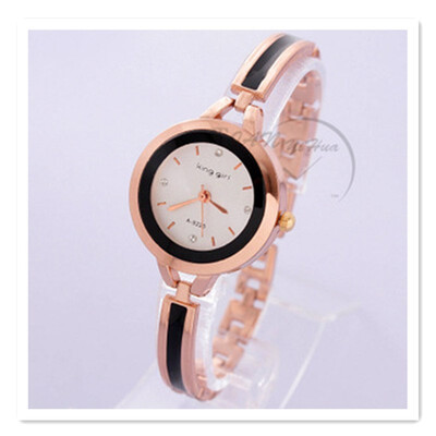 

2018 sleek minimalist digital female student Korean version of the waterproof quartz bracelet chain watch retro trend small diamond