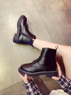 

The same shoes fall martin boots women breathable handsome English wind Joker black thick with short boots