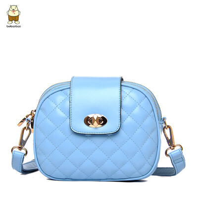 

On the new small bag girl 2019 new messenger bag fashion Joker student Lingge shoulder bag