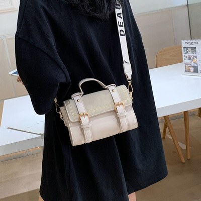 

New matte small bag female 2019 new wave Korean version of the wild slung wide shoulder strap fashion portable Boston bag
