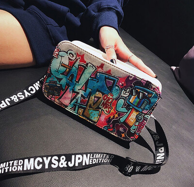 

Tailored Fashion Ladies Lleather Personality Graffiti Zipper Shoulder Bag Messenger Bag