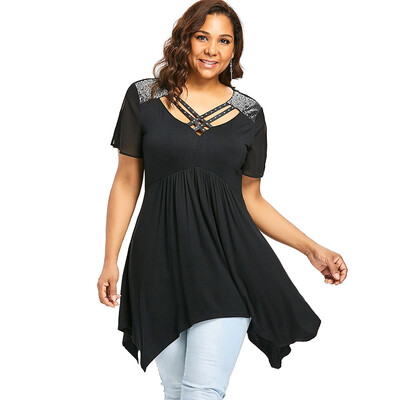 

Plus Size Sequins Trim Handkerchief T-shirt