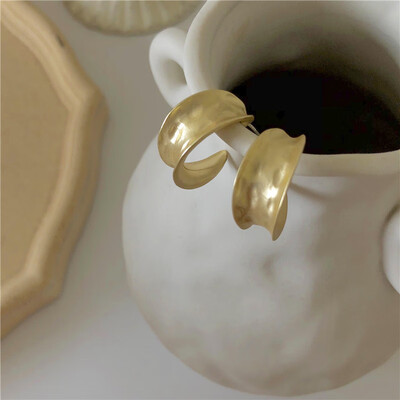 

Earrings 2018 new brand design hollow flower earrings generous minimalist variety of Korean earrings for women
