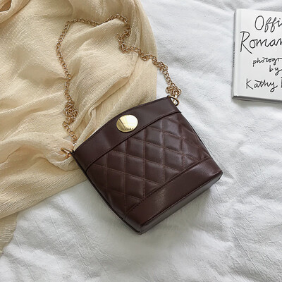 

Advanced sense of the ocean bag female 2019 summer new rhombic embroidery line bucket handbags chic chain Messenger bag