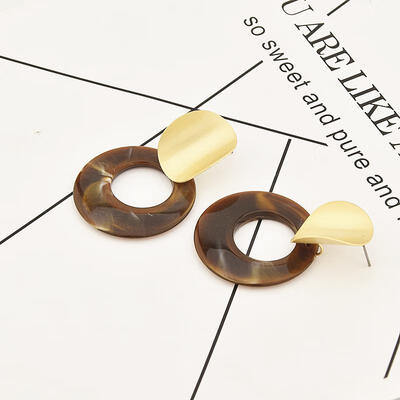 

Korean New Round Earrings Resin Black White Acetic Acid Dangle Drop Earrings For Women Statement Earings Fashion Jewelry 2019