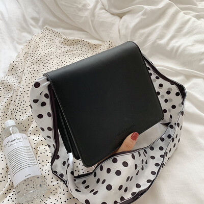 

French small bag female 2019 new wave of high-end sense of the Korean version of the wild single shoulder slung fashion small square bag