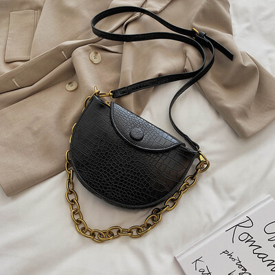 

Texture simple small bag fashion retro crocodile grain high-grade gas womens bag new 2019 oblique saddle bag