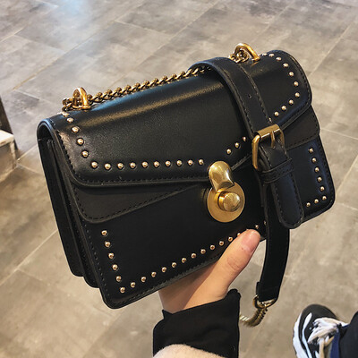 

Small bag female 2019 new messenger bag female bag tide Korean fashion retro shoulder bag chain rivets