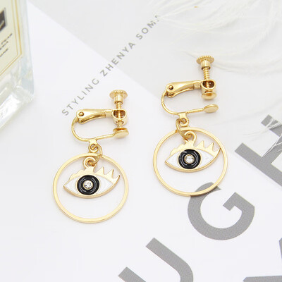 

In 2019 the new brand design asymmetric starfish starfish earrings for women