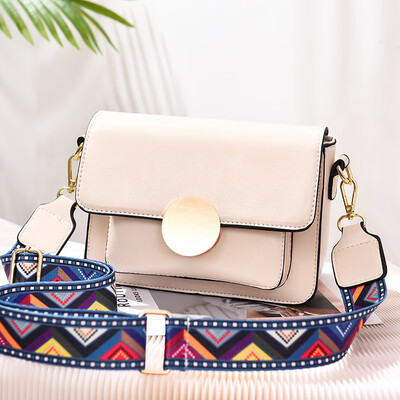 

2019 spring&summer new womens bag Korean version of the fashion simple small square bag cool shoulder shoulder Messenger bag cross-border
