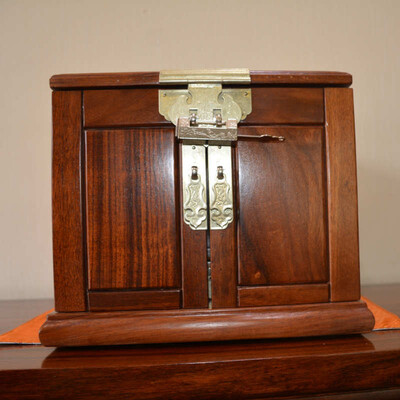 

Qisimu Dressing box 5724