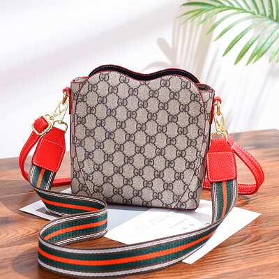 

Net red packets womens new summer love-shaped simple messenger bag shoulder bag Korean style texture ins