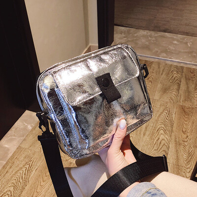

Senior sense bag female 2019 new foreign gas Messenger bag wild small bag ins super fire texture laser shoulder bag