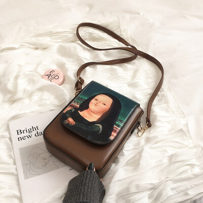 

Qiao Bani 2019 new South Korea ulzzang fashion printing funny beauty figure shoulder bag diagonal tide handbag