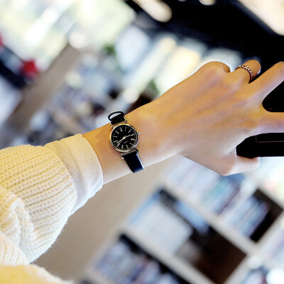 

Ins Han Feng chic Simple Korean Retro Art Watch Female Middle School Students Leisure Temperament Academic Style Waterproof