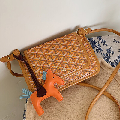 

Messenger bag womens small casual simple Joker shoulder bag 2019 autumn fashion texture net red envelope tide