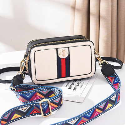 

On the new small bag camera bag net red small square bag contrast bee shoulder bag ins Messenger bag