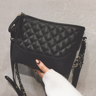 

Bag women 2019 new Korean fashion Lingge chain bag simple high-capacity retro slung small square bag