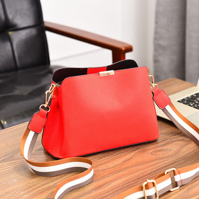 

Summer on the new small womens handbags fashion retro printed shoulder bag wide shoulder strap Korean womens handbags