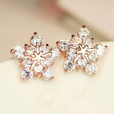 

2019 Ladies Cute Snow Snowflake Crystal Stud Earrings