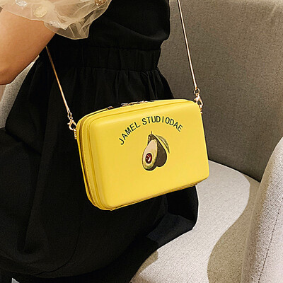 

Womens bag 2019 new trend line Sen small bag fashion chain bag summer small fresh wild ins Messenger bag