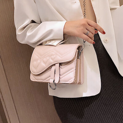 

2019 new Korean fashion womens bag chain shoulder Messenger bag wild embroidery line small square bag senior sense of foreign tide