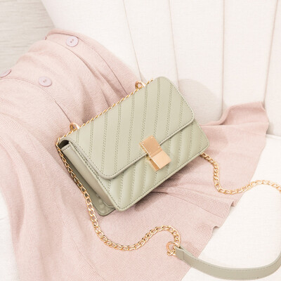 

Summer on the new net red bag 2019 casual messenger bag women Joker ins single shoulder small square bag chain bag