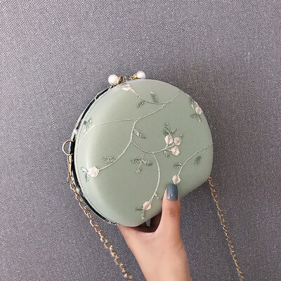 

2019 summer new temperament wild shoulder bag small fresh fairy fashion embroidered chain slung semicircle