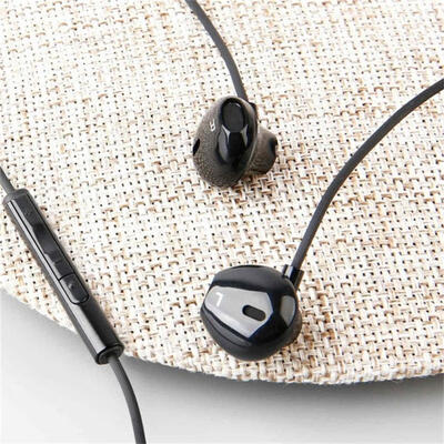 

In-ear Stereo Earphones Headphones 35mm Wired Control HiFi Headset For IPHONE Xiaomi Phone
