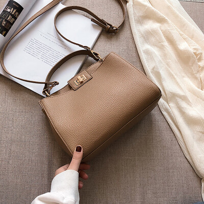 

New texture bag female 2019 new wave Korean version of the wild single shoulder slung fashion portable large capacity Kelly bag