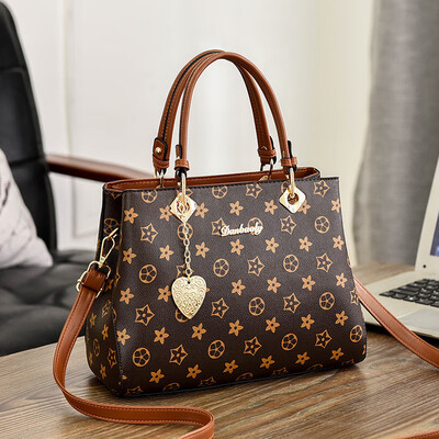 

Bag female spring new retro temperament trend shoulder bag Messenger bag simple fashion wild handbag