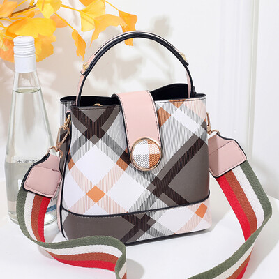 

The new little girl bag is simple&easy to carry a bucket a single shoulder bag a fashion ladys oblique satchel a handbag