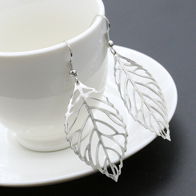 

2019 new brand design metal gold hollow leaves earrings generous minimalist bright earrings gift for women