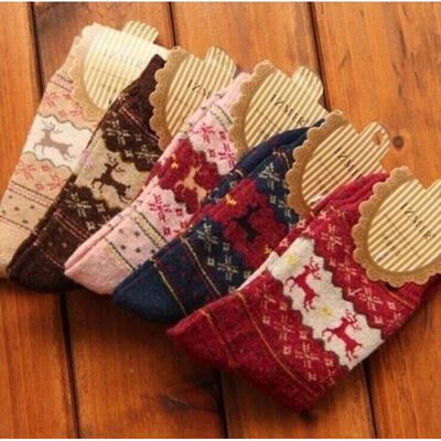 

1 pcs Women Winter Socks Christmas Gift Warm Wool Sock Cute Snowflake Deer Comfortable