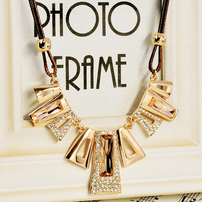 

Atmospheric wild pendant exaggerated short personality clavicle chain