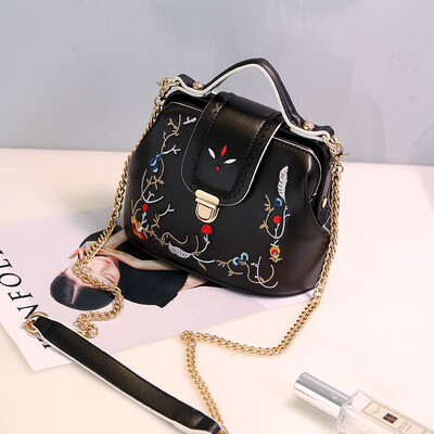 

2018 New Womens Shoulder Bag Korean Ladies Small Bag Wild Fashion Chain Bag