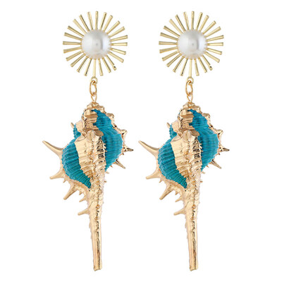 

Bohemian Beach Women Faux Pearl Inlaid Conch Pendant Statement Stud Earrings