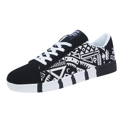 

New casual Men Vulcanized Shoes Sneakers Mens Fashion Casual Lace-Up Colorful Canvas Sport Graffiti board Shoes