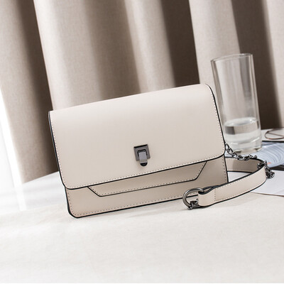 

High-grade foreign ladiesbags small square bags Chaohuan version texture inclined bag fashion chain single shoulder