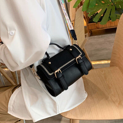 

New matte small bag female 2019 new wave Korean version of the wild slung wide shoulder strap fashion portable Boston bag