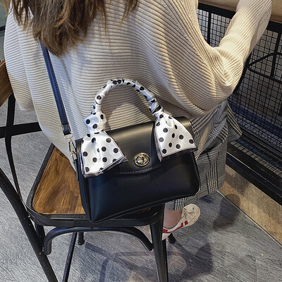 

Textured ocean bag female 2019 new Korean version of chic fashion wild casual billiard shoulder slung small square bag