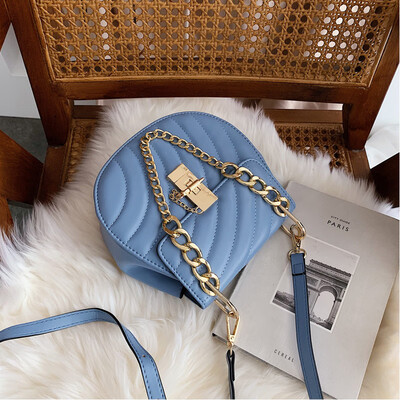 

2019 new bag Korean version of simple shoulder bag Messenger bag small fragrant wind embroidered saddle bag chain bag