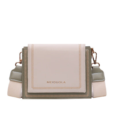 

The Korean version of Little Girl Tide in Summer is super hot with simple chains one shoulder slanting bag&ins