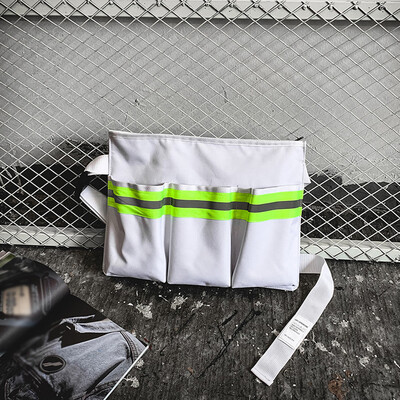 

Tailored Fashion Neutral Personality Reflective Street Versatile Shoulder Slung Bag