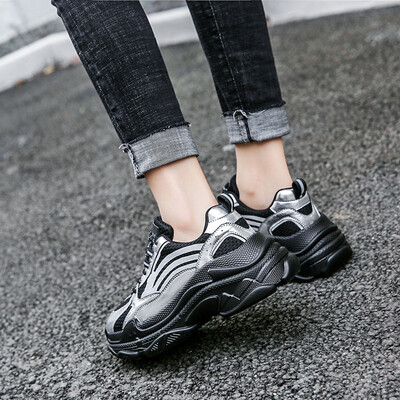 

Old shoes female early autumn new reflective light sports shoes Korean version of the laser coo