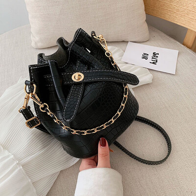

Retro small bag women 2019 new womens bag crocodile pattern bucket bag Messenger bag chain handbag tide