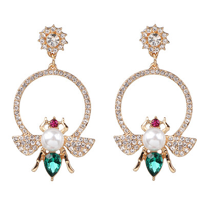 

2019 new arrival Trendy BEE Stud Earrings for Women Gold Color bee Statement Earrings Lady Jewelry Female Bijoux